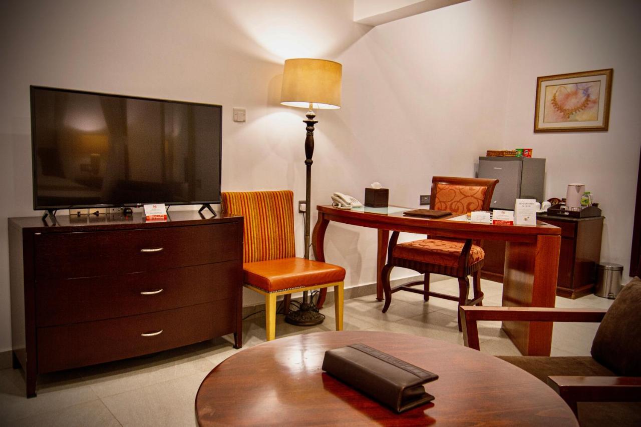 Coastline Resort Al-Musannah Extérieur photo